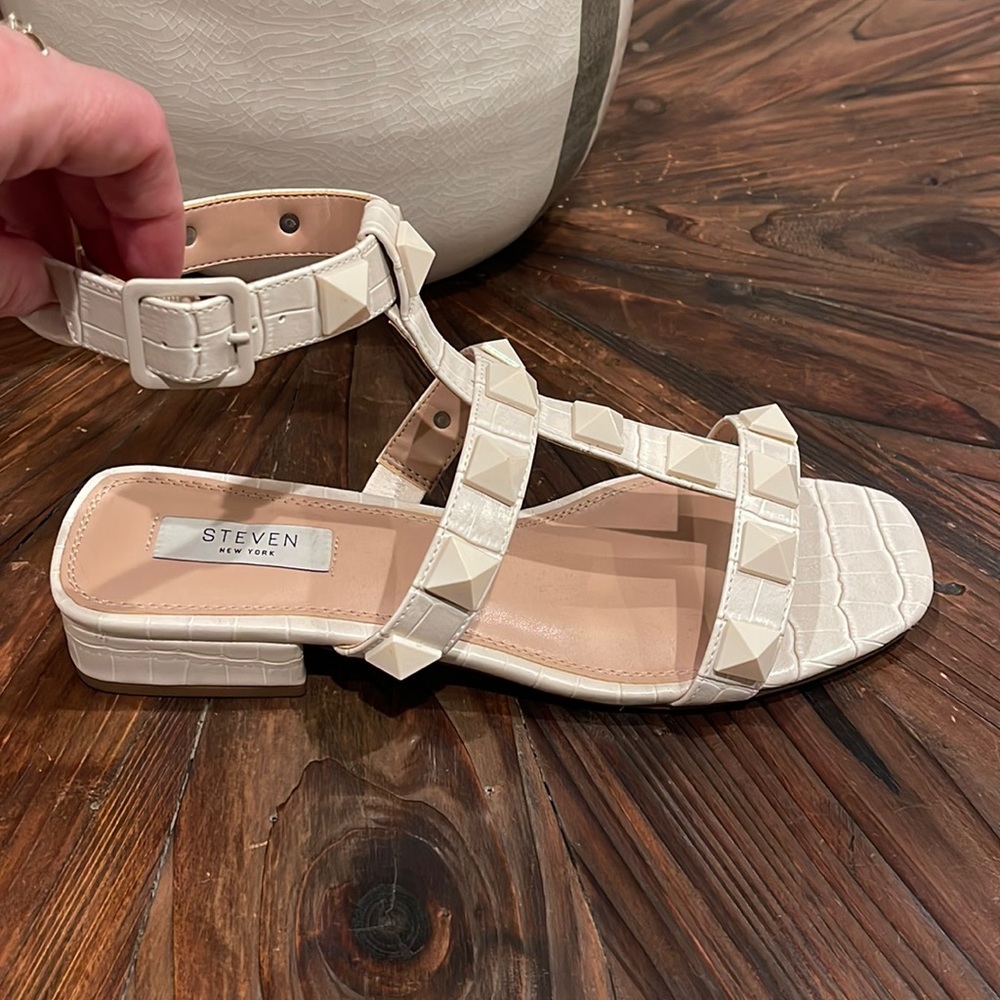 STEVEN NEW YORK Hanan Studded Croc Faux Leather Sandals Womens Size 9